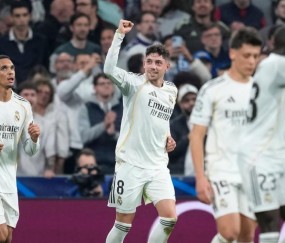 pp电子首页-欧冠惨案！巴尔韦德戴帽，皇马吊打曼城，一只脚踏进八强