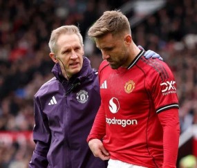 pp电子官方网站-卡里克谈肖和马奎尔的情况；卡里克：亨德森扑出过很多点球，所以他和B费的对决很精彩